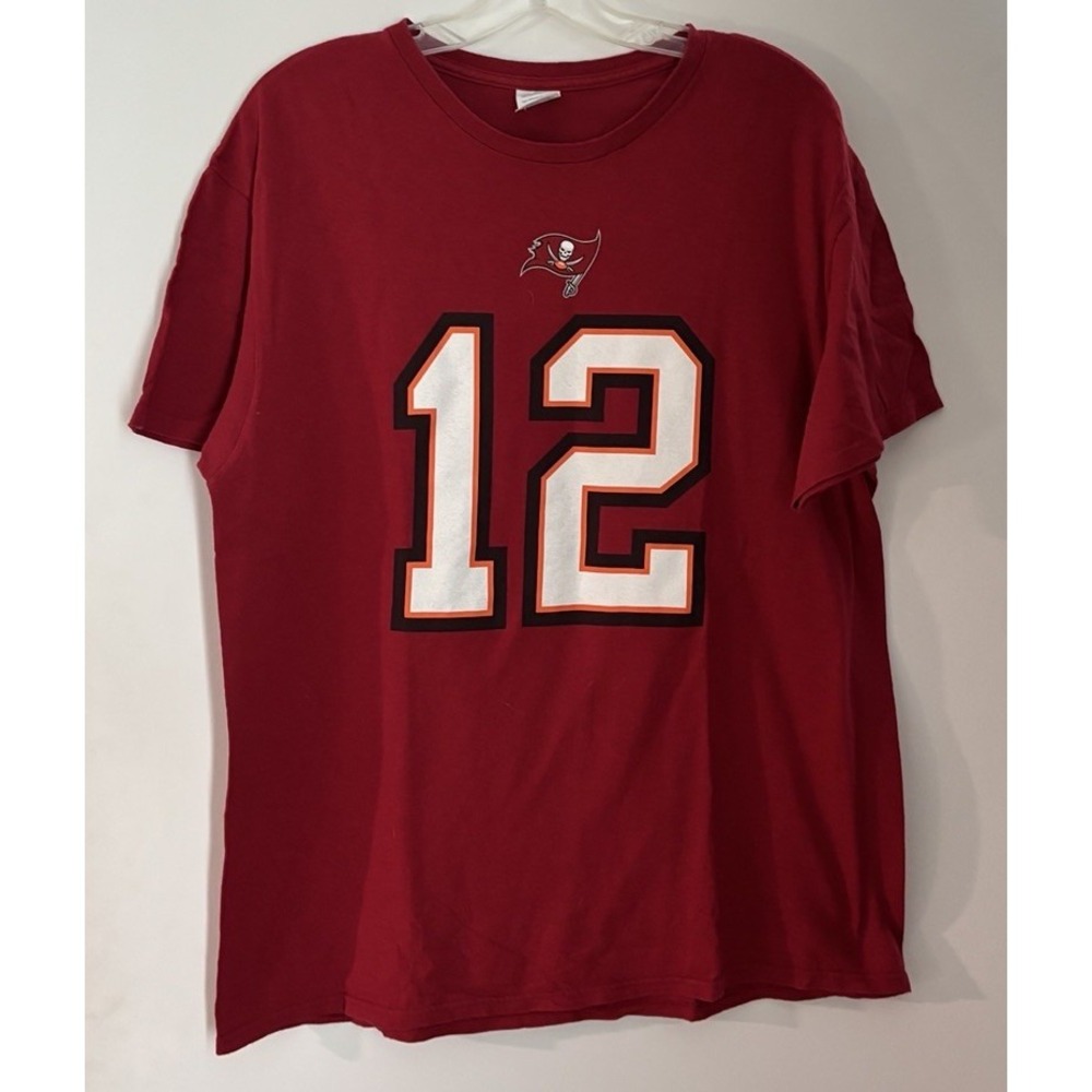 #12 Tom Brady Tampa Bay Buccaneers NFL Team Apparel Shirt Size Large Goat‎